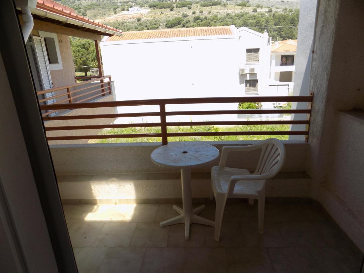 Afrodite Spacious Apartments! Agia Efimia Exteriör bild
