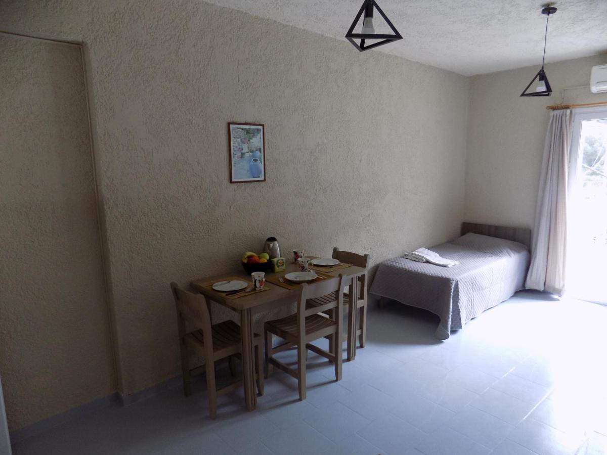 Afrodite Spacious Apartments! Agia Efimia Exteriör bild