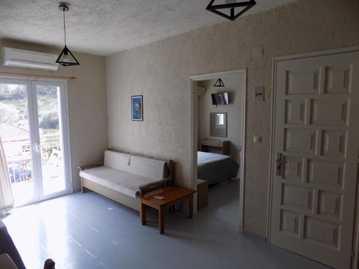 Afrodite Spacious Apartments! Agia Efimia Exteriör bild