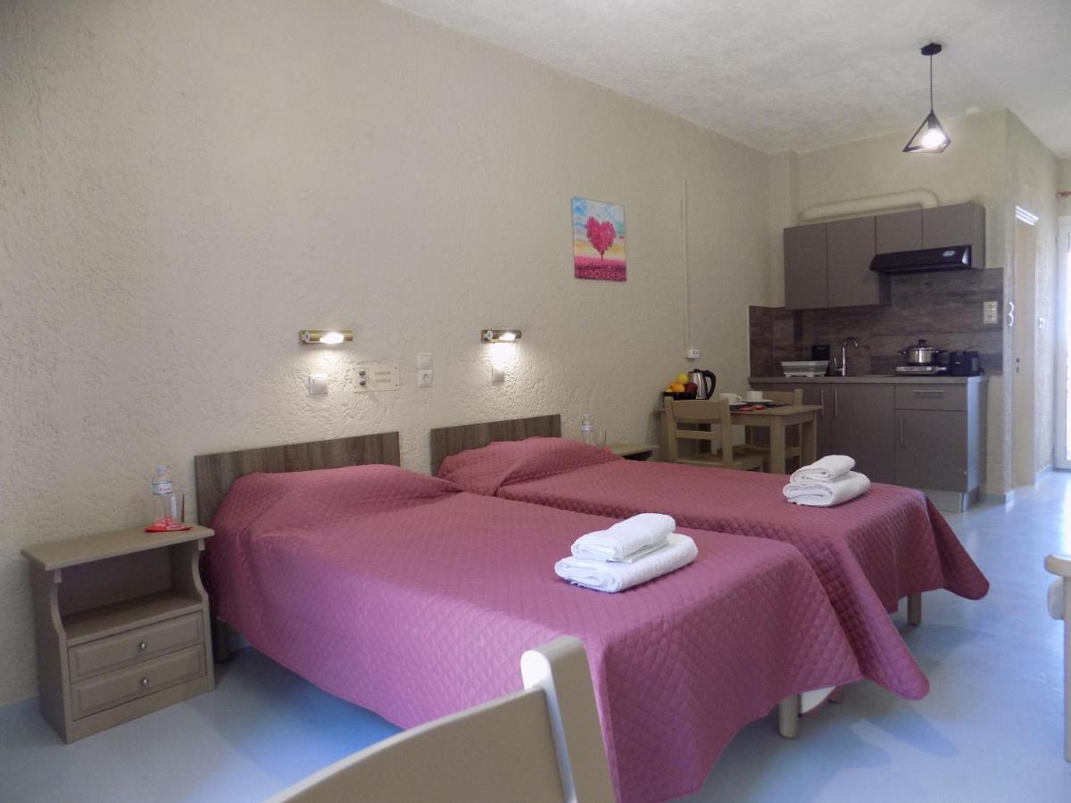 Afrodite Spacious Apartments! Agia Efimia Exteriör bild