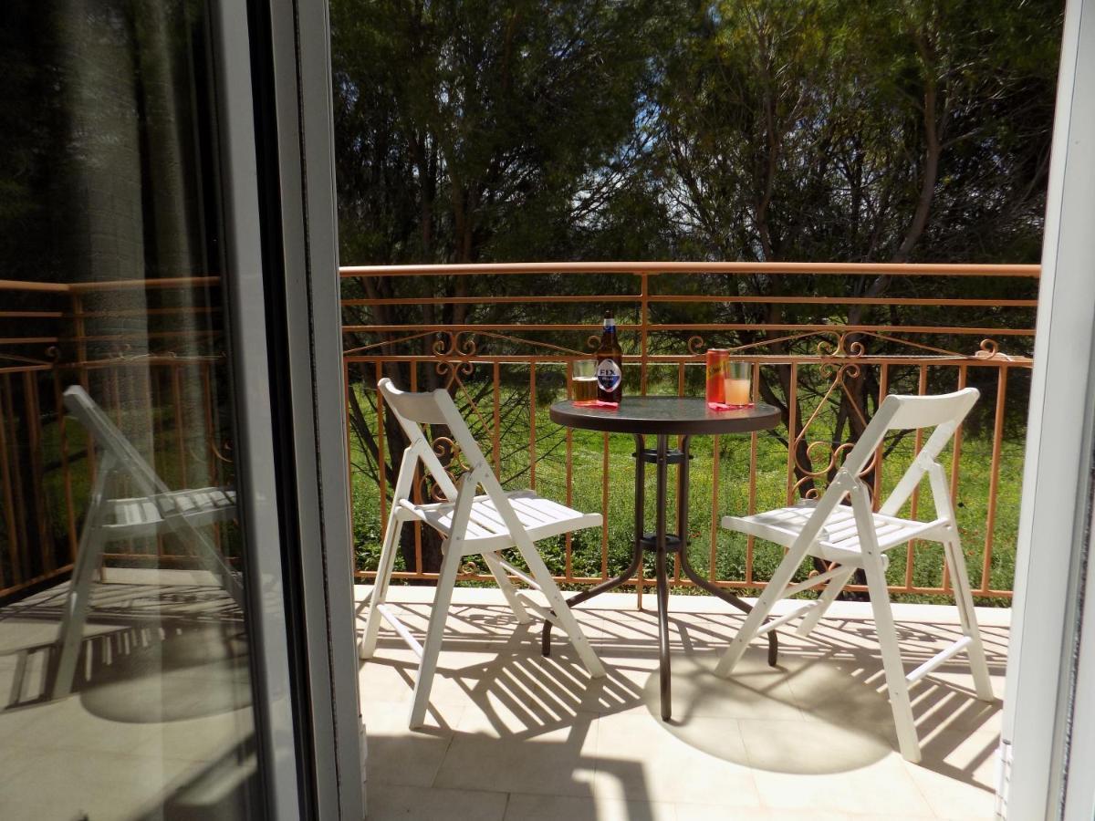 Afrodite Spacious Apartments! Agia Efimia Exteriör bild
