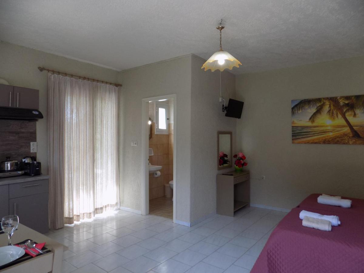 Afrodite Spacious Apartments! Agia Efimia Exteriör bild