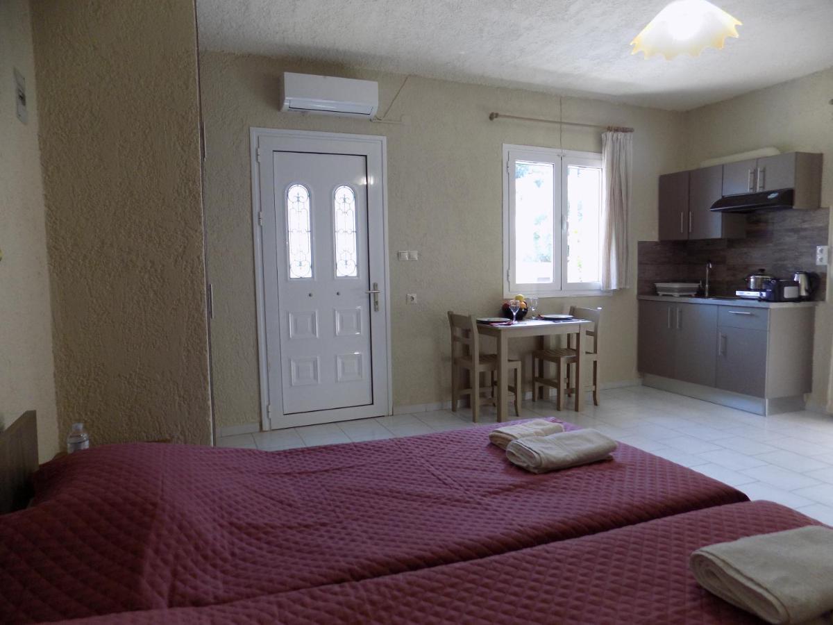 Afrodite Spacious Apartments! Agia Efimia Exteriör bild