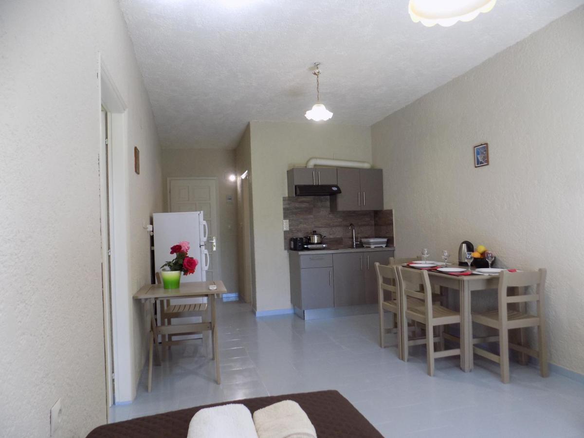 Afrodite Spacious Apartments! Agia Efimia Exteriör bild