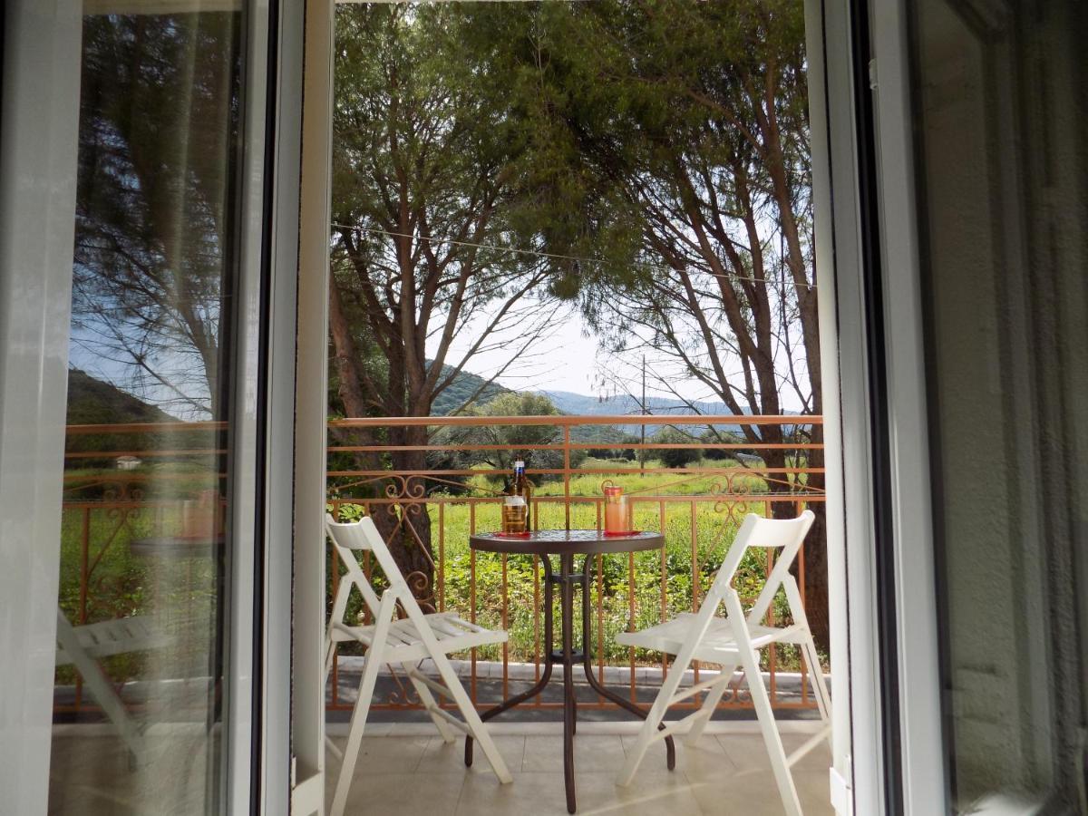 Afrodite Spacious Apartments! Agia Efimia Exteriör bild